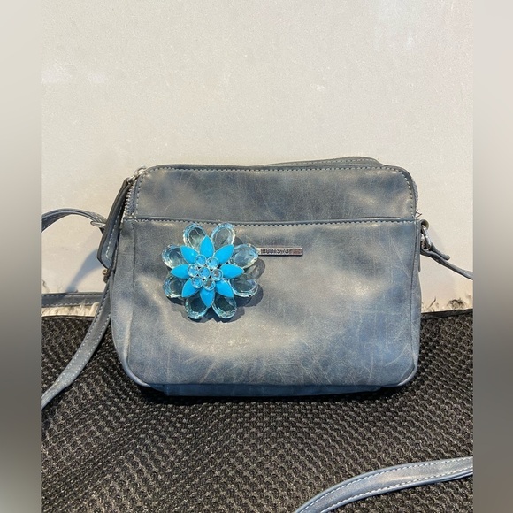 COSTUME THREE TIER FLOWER SHAPE PIN BROOCH BLUE CRYSTAL FAUX TURQUOISE - Picture 7 of 9